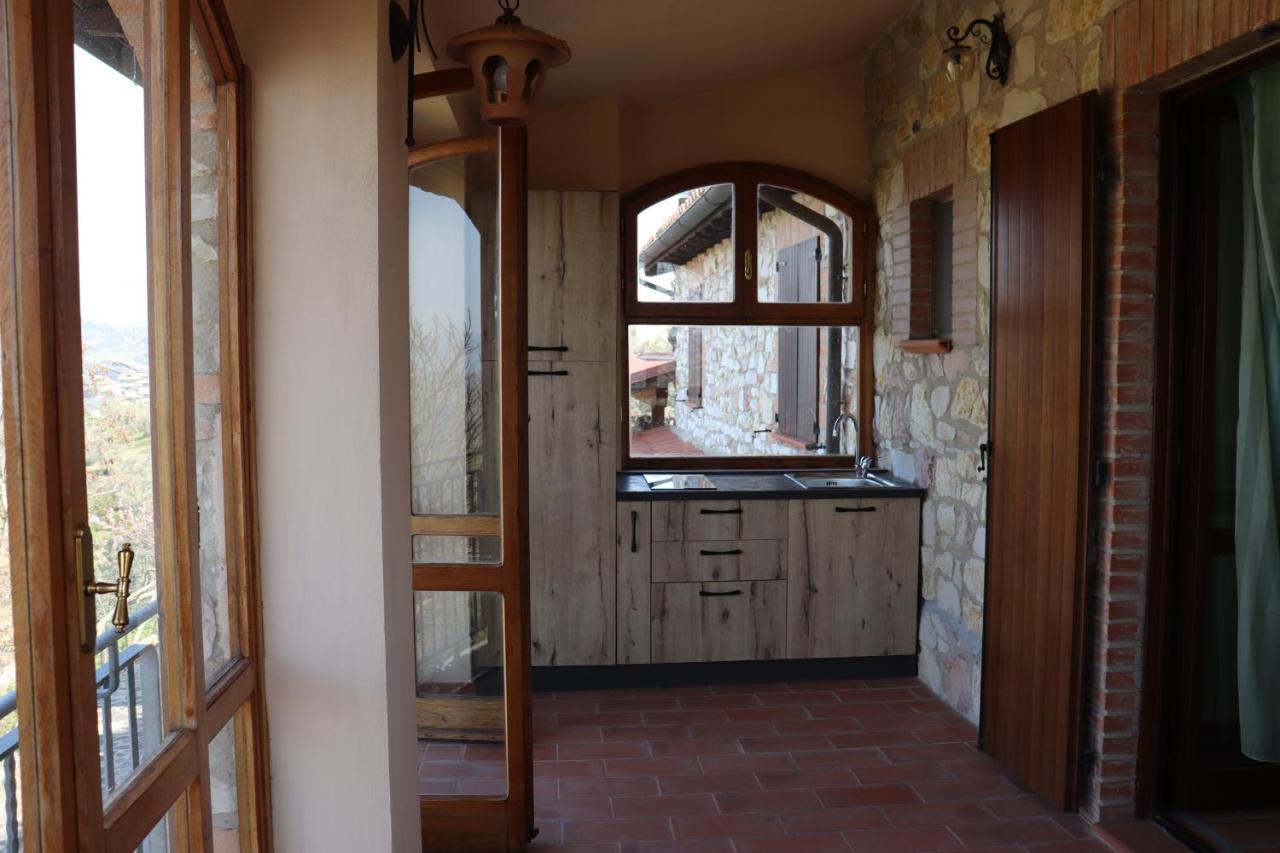 B&B Casale Roshlee Gualdo Cattaneo ภายนอก รูปภาพ