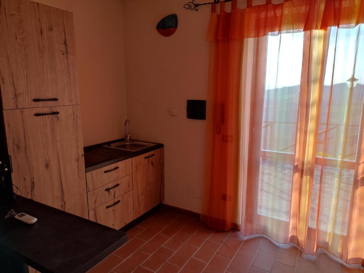 B&B Casale Roshlee Gualdo Cattaneo ภายนอก รูปภาพ